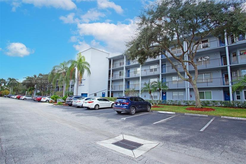 Picture of 12650 SW 6Th St # 303K, Pembroke Pines FL 33027