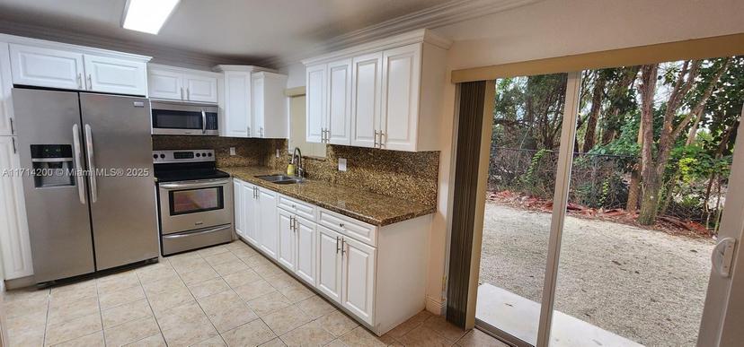 Picture of 1250 SE 31St Ct # 33, Homestead FL 33035