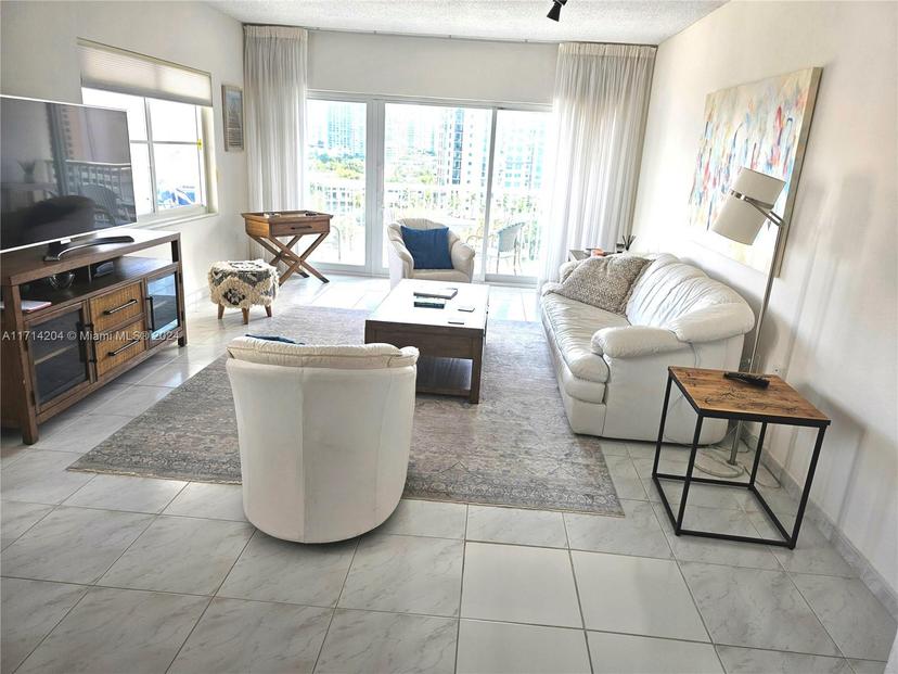 Picture of 300 Bayview Dr # 905, Sunny Isles Beach FL 33160