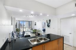 Picture of 1750 N Bayshore Dr # 3210, Miami, FL 33132