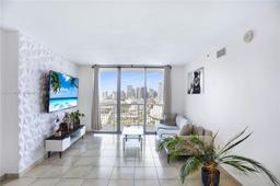 Picture of 1750 N Bayshore Dr # 3210, Miami, FL 33132