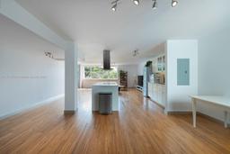 Picture of 20200 W Country Club Dr, Aventura, FL 33180