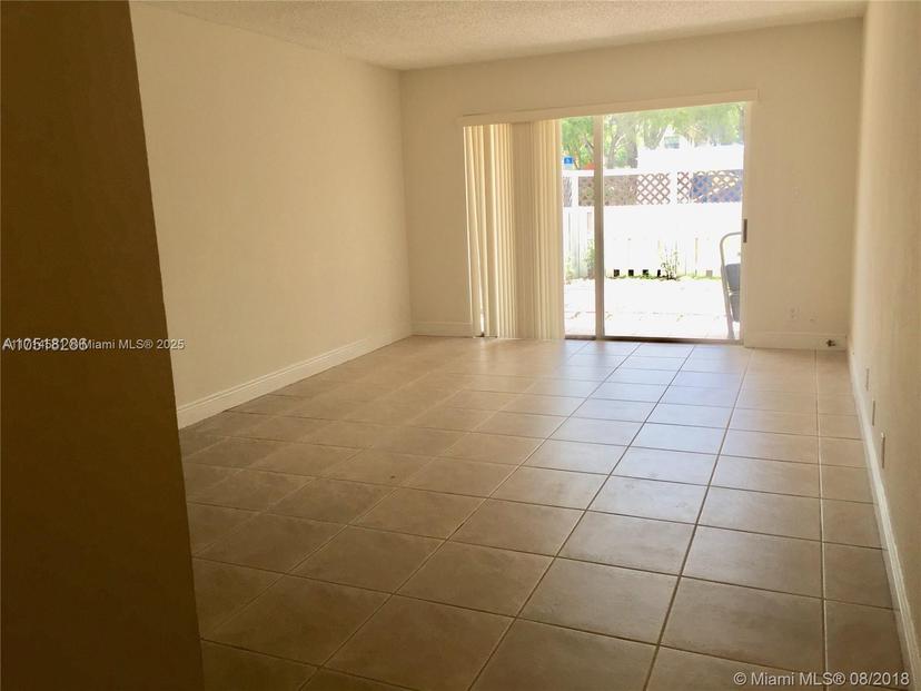 Picture of 5201 Geneva Way # 108, Doral FL 33166