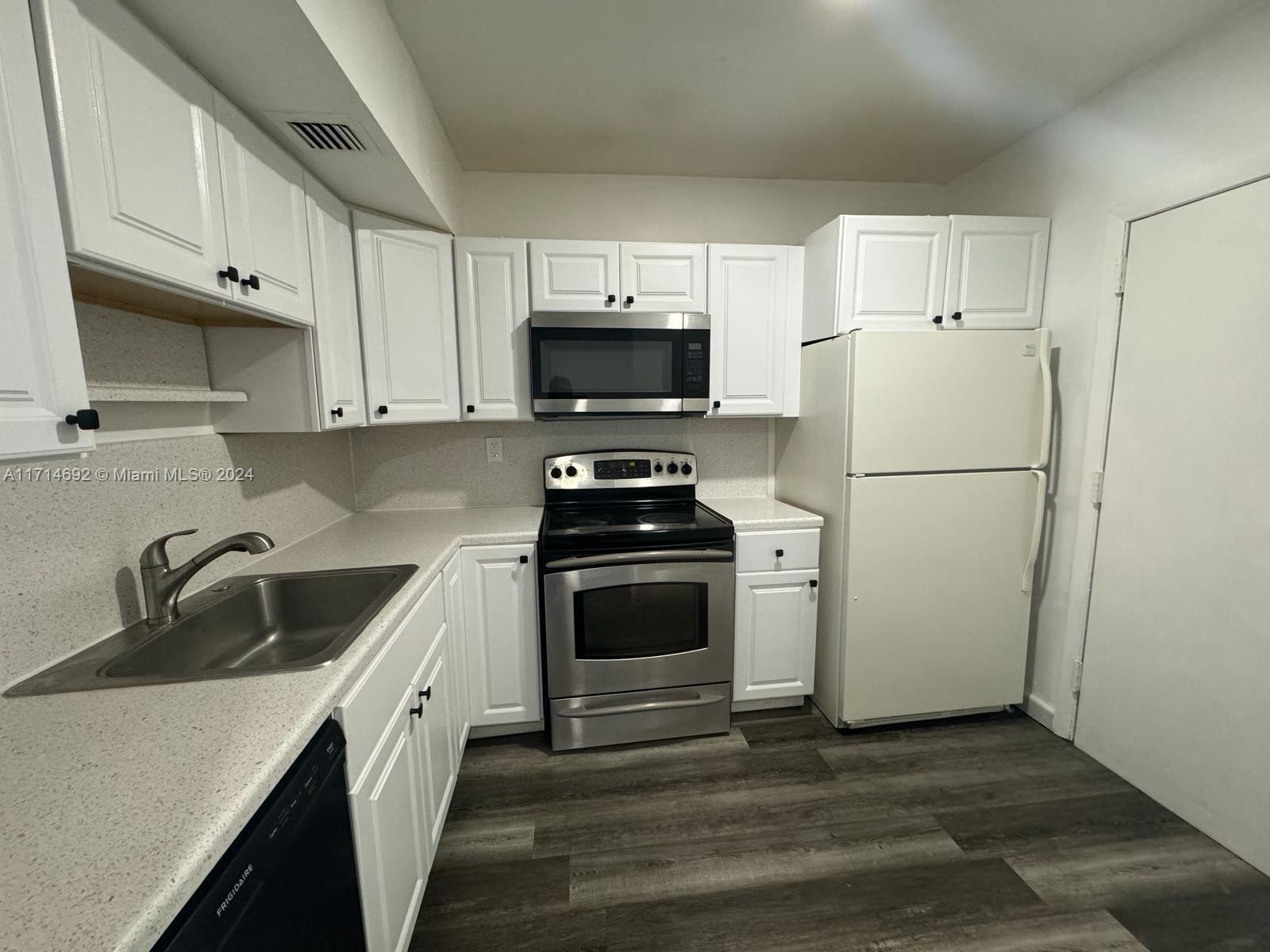 Picture of 3700 NW 21St St # 409, Lauderdale Lakes, FL 33311
