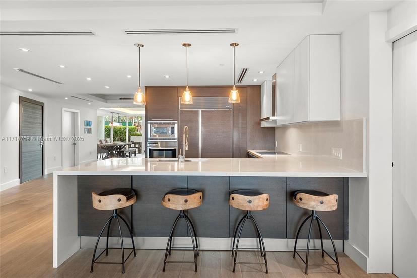 Picture of 400 Alton Rd # 509, Miami Beach FL 33139