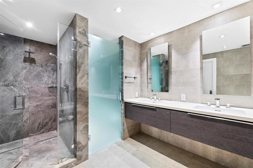 Picture of 400 Alton Rd # 509, Miami Beach FL 33139