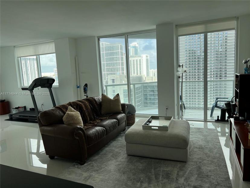 Picture of 253 NE 2Nd St # 3602, Miami FL 33132