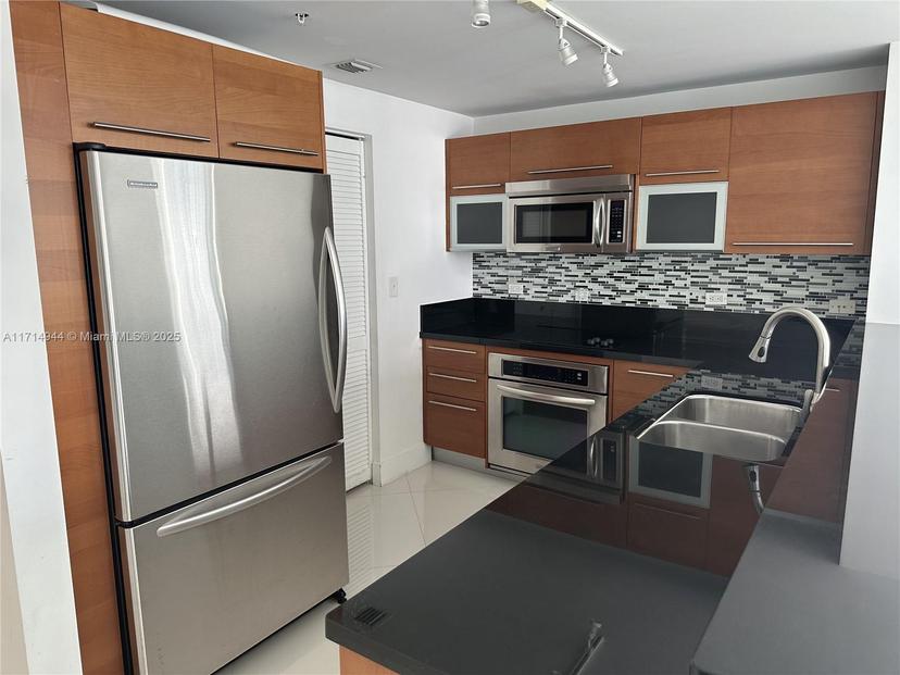 Picture of 253 NE 2Nd St # 3602, Miami FL 33132