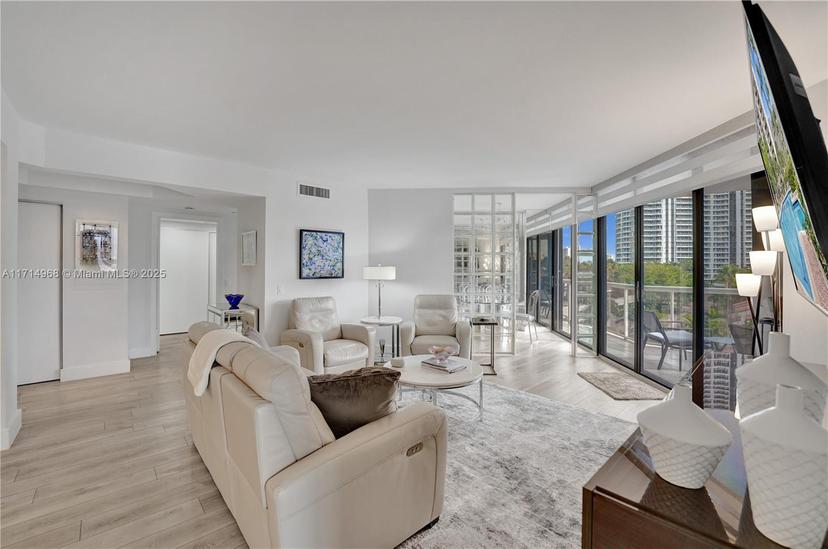 Picture of 3610 Yacht Club Dr # 508, Aventura FL 33180