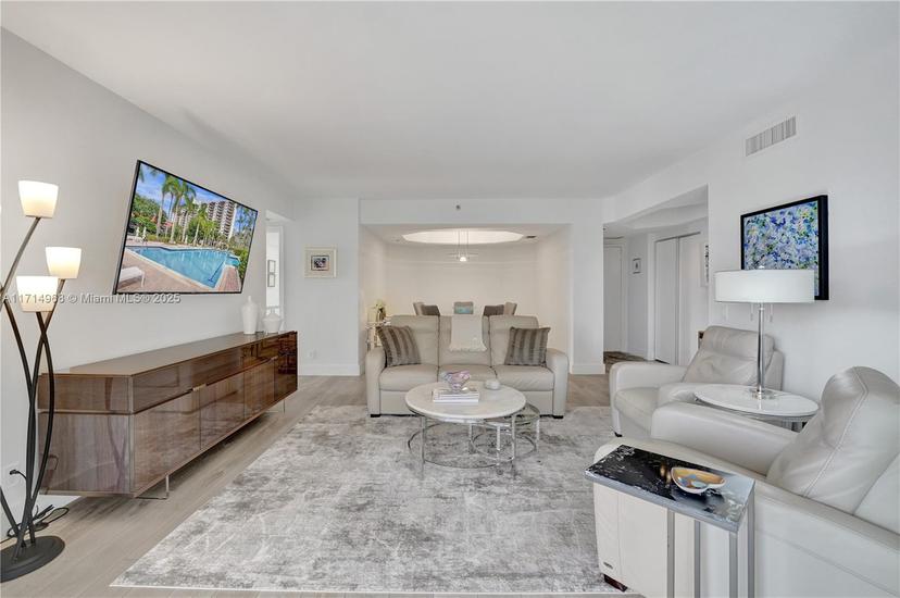 Picture of 3610 Yacht Club Dr # 508, Aventura FL 33180