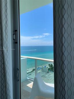 Picture of 3801 S Ocean Dr, Hollywood, FL 33019