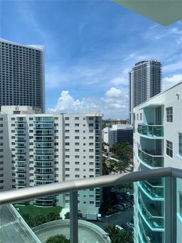 Picture of 3801 S Ocean Dr, Hollywood, FL 33019