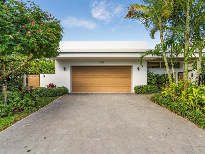Picture of 2371 Bayview Ln, North Miami FL 33181