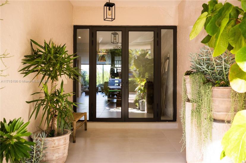 Picture of 6112 Paradise Point Dr, Palmetto Bay FL 33157