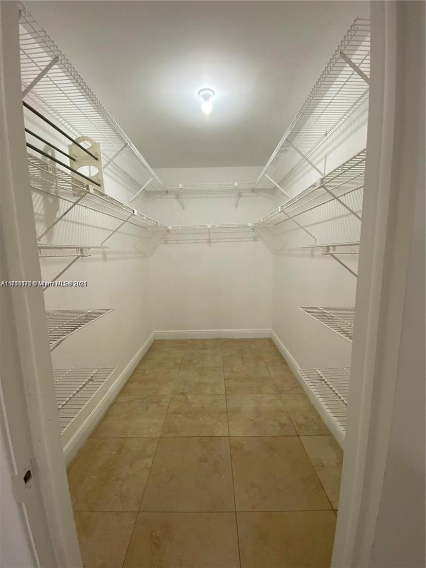 Picture of 3119 Oakland Shores Dr # C110, Oakland Park FL 33309