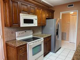 Picture of 4200 Hillcrest Dr # 419, Hollywood, FL 33021