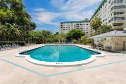 Picture of 4200 Hillcrest Dr # 419, Hollywood, FL 33021