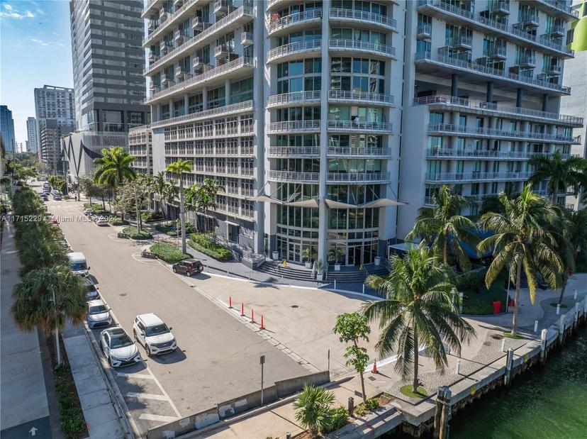 Picture of 690 SW 1St Ct # 1132, Miami FL 33130