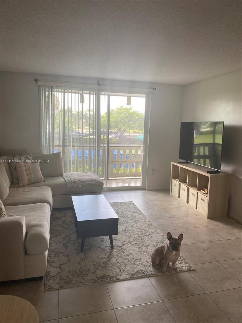 Picture of 919 Hillcrest Dr # 208, Hollywood FL 33021