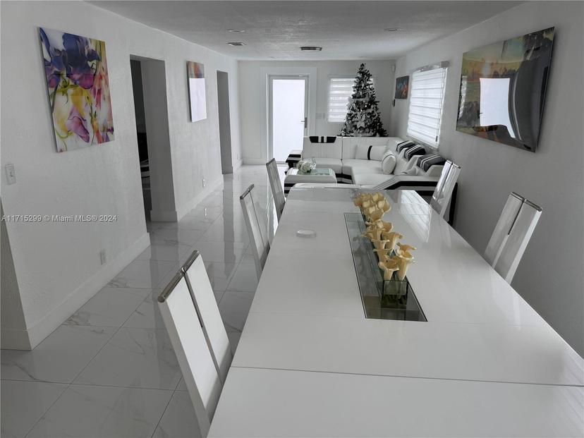 Picture of 831 E 10Th Pl, Hialeah FL 33010