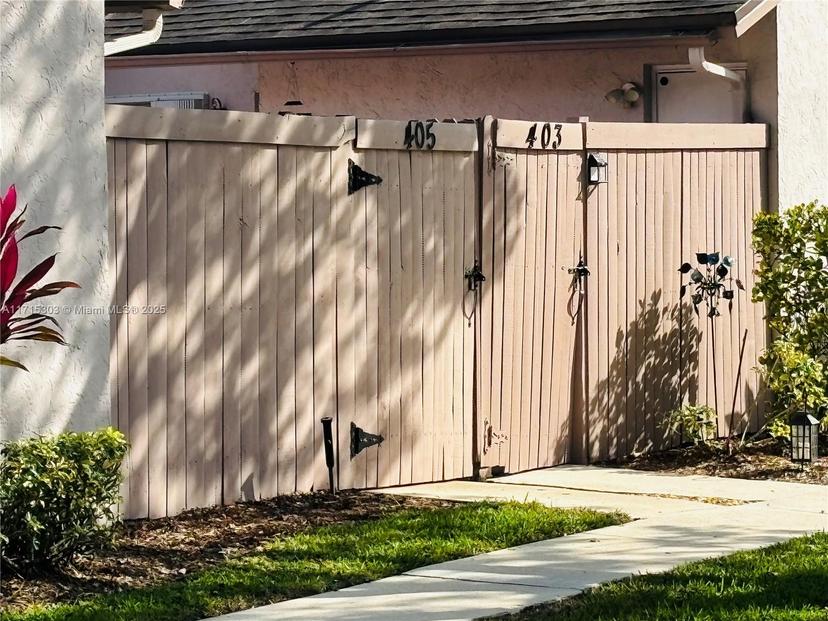 Picture of 151 NW 115Th Ave # 405, Plantation FL 33325