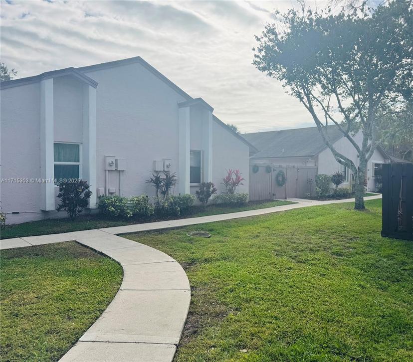 Picture of 151 NW 115Th Ave # 405, Plantation FL 33325
