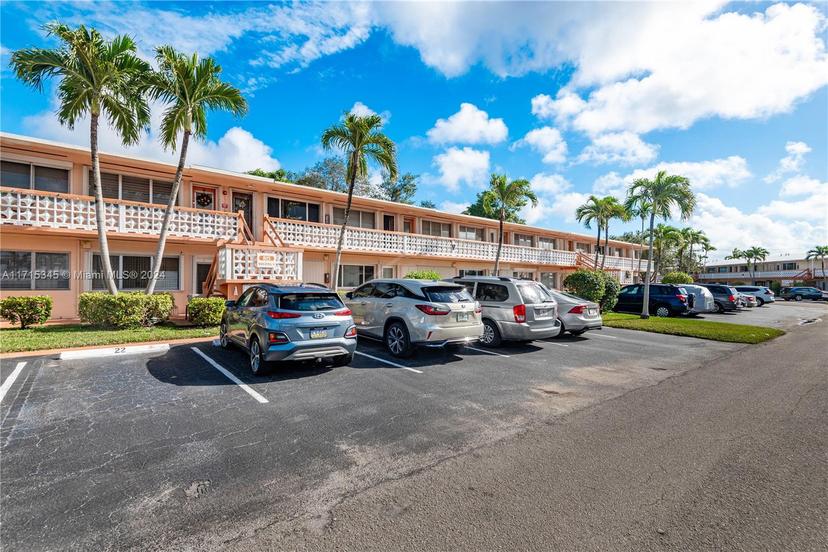 Picture of 815 SW 10Th Ter # 18V, Hallandale Beach FL 33009