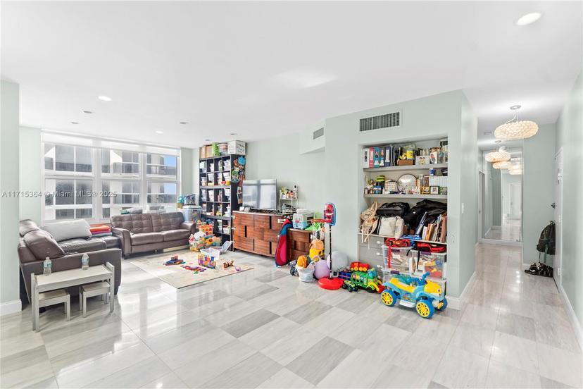 Picture of 4747 Collins Ave # 809, Miami Beach, FL 33140