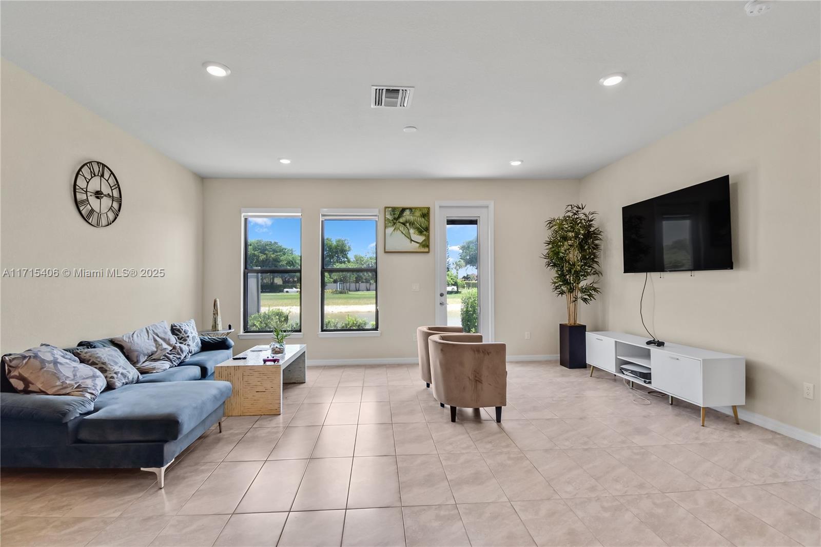 Picture of 2156 S Appleton Cir S # 2156, Oakland Park, FL 33309