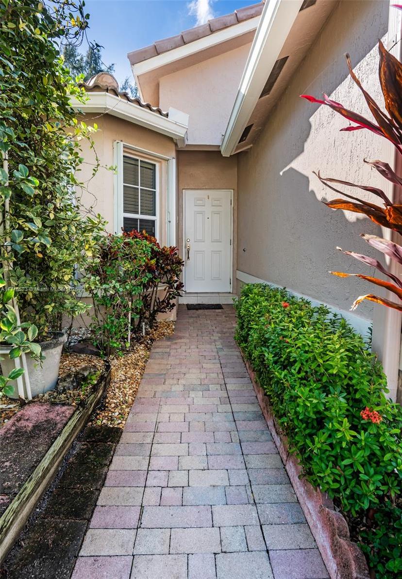 Picture of 844 SW 121St Ave, Pembroke Pines FL 33025