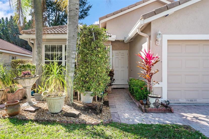 Picture of 844 SW 121St Ave, Pembroke Pines FL 33025