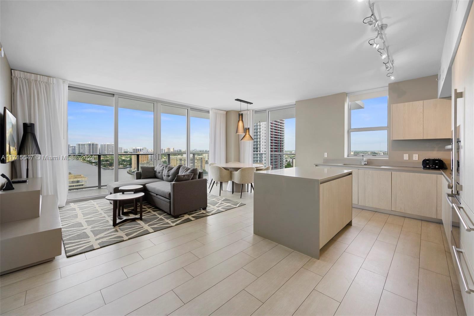 Picture of 4010 S Ocean Dr # R1508, Hollywood, FL 33019