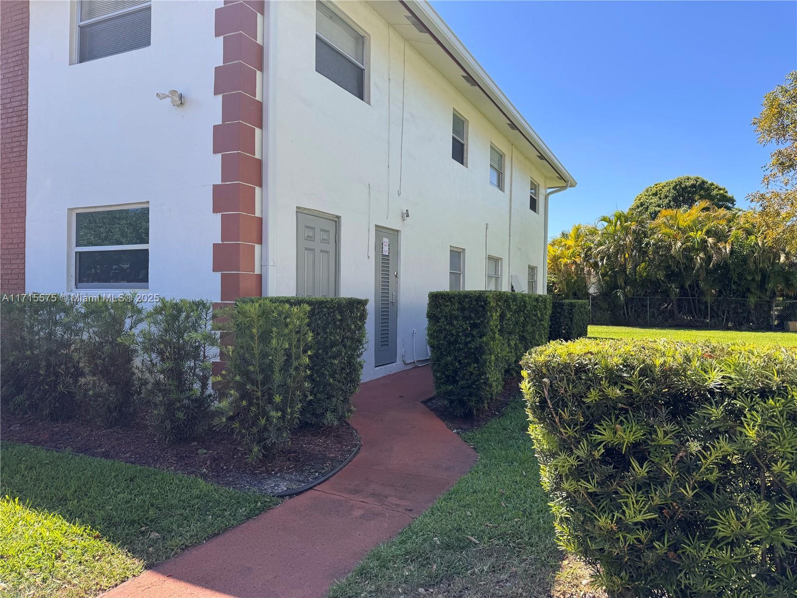 Picture of 3090 Coral Springs Dr # 1, Coral Springs, FL 33065