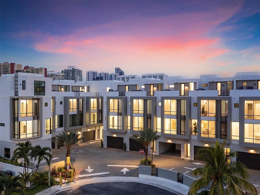 Picture of 4002 NE 167 St, North Miami Beach FL 33160