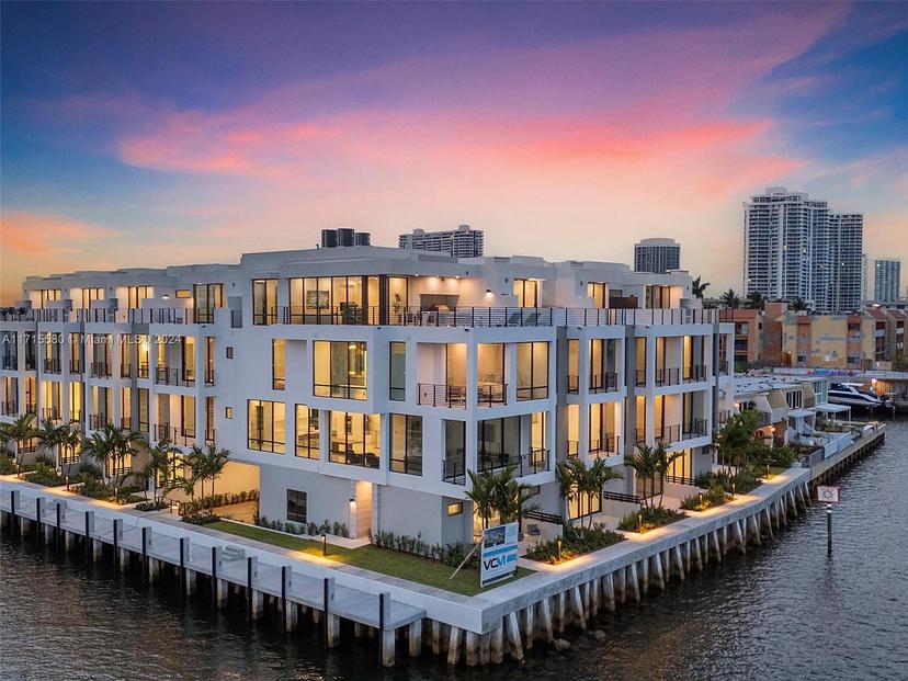 Picture of 4002 NE 167 St, North Miami Beach FL 33160