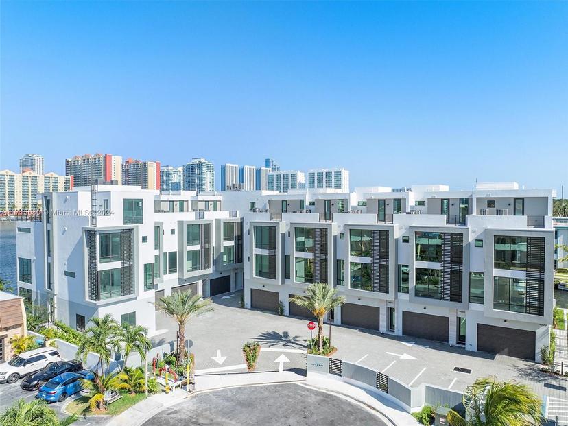 Picture of 4002 NE 167 St, North Miami Beach FL 33160
