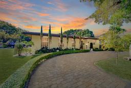Picture of 800 Valencia Ave, Coral Gables, FL 33134