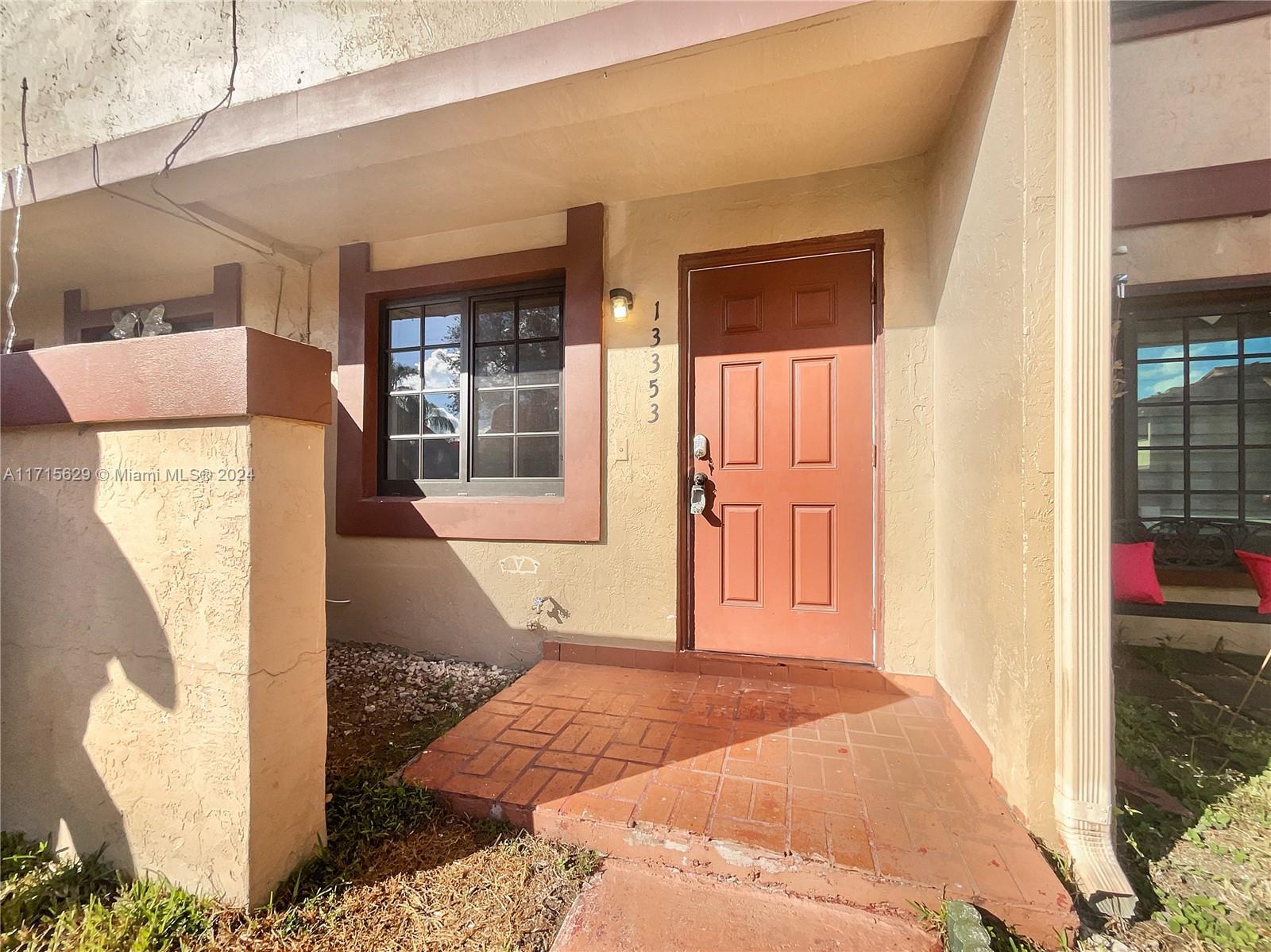 Picture of 13353 SW 59Th Ter, Miami, FL 33183