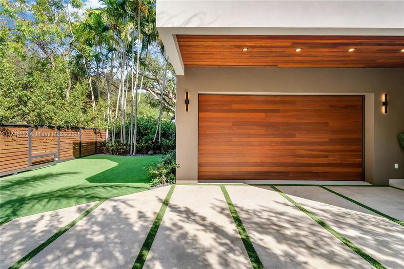 Picture of 1780 Chucunantah Rd, Miami FL 33133
