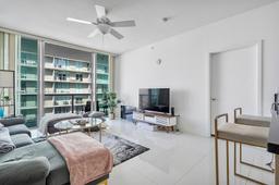 Picture of 79 SW 12Th St # 3809S, Miami, FL 33130