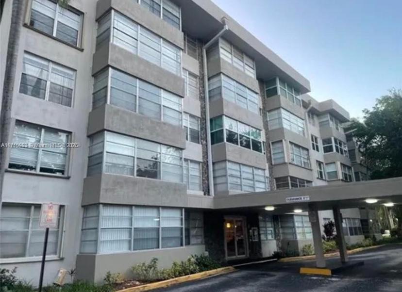 Picture of 6700 Cypress Rd # 512, Plantation FL 33317