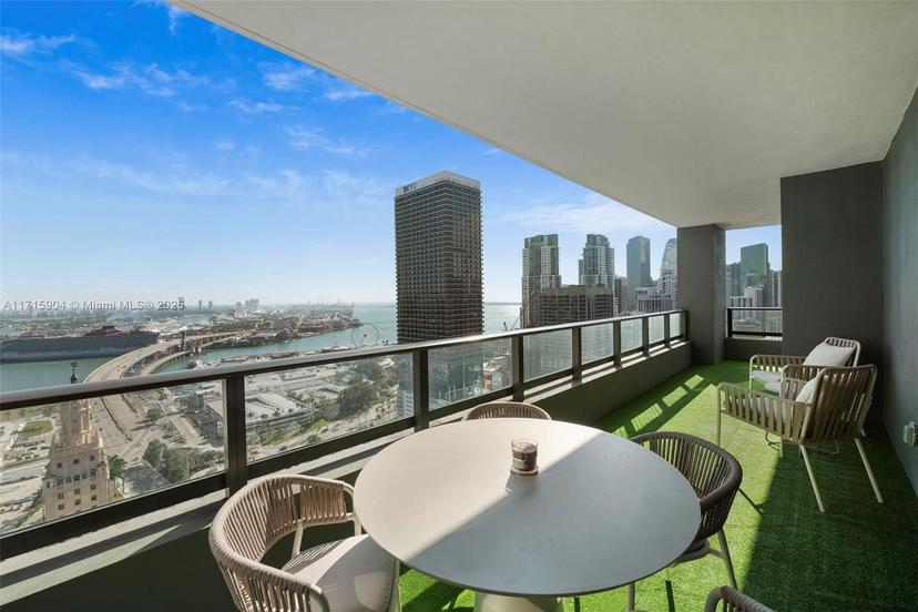 Picture of 601 NE 1 Ave # 2816, Miami FL 33132