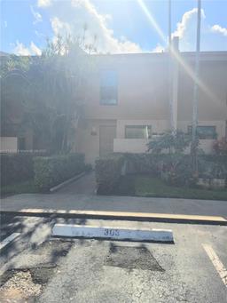 Picture of 9744 NW 15Th St # 303, Pembroke Pines, FL 33024
