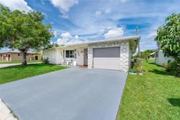Picture of 1700 NW 70Th Ln, Margate, FL 33063