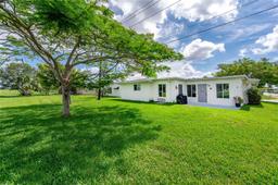Picture of 1700 NW 70Th Ln, Margate, FL 33063