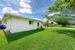 Picture of 1700 NW 70Th Ln, Margate, FL 33063
