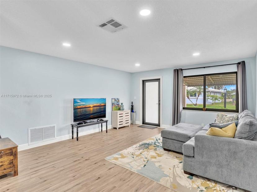 Picture of 6708 NW 58Th Ct, Tamarac FL 33321