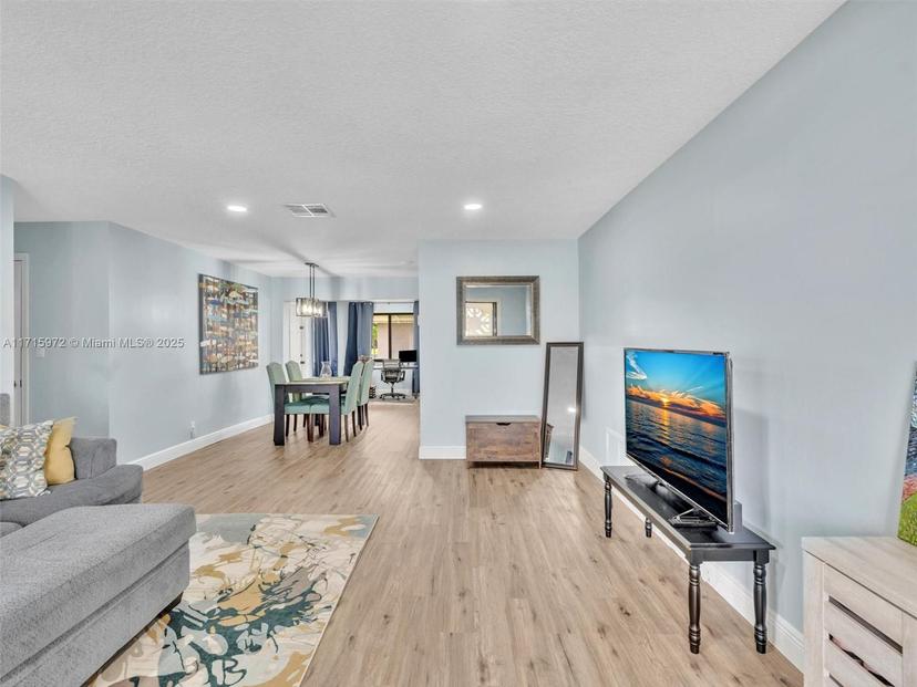 Picture of 6708 NW 58Th Ct, Tamarac FL 33321