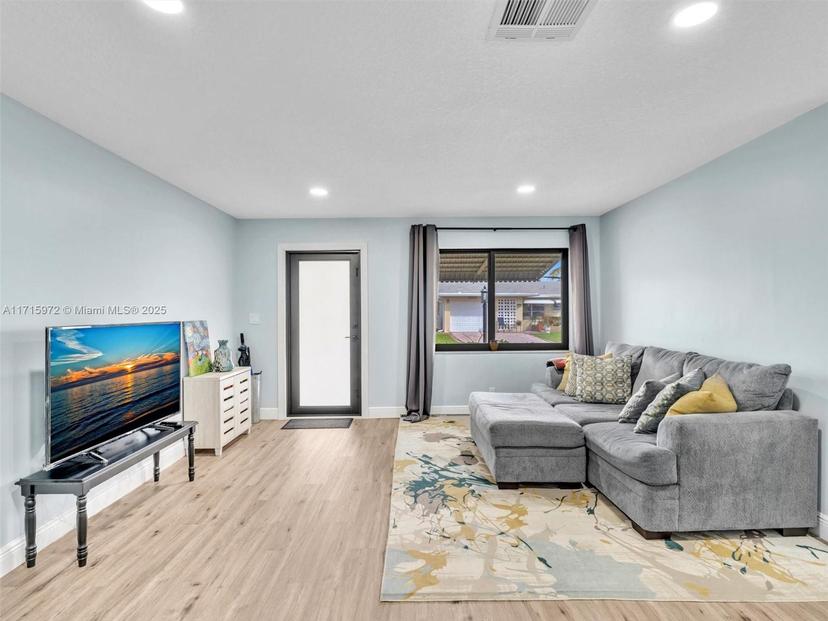 Picture of 6708 NW 58Th Ct, Tamarac FL 33321