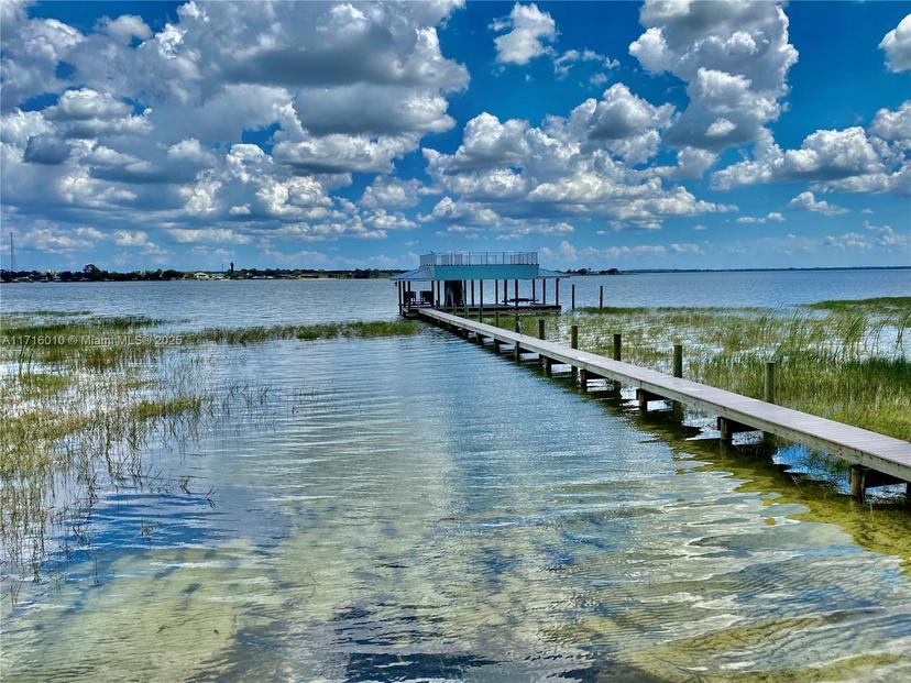 Picture of 424 Lake Mirror Dr, Lake Placid FL 33852